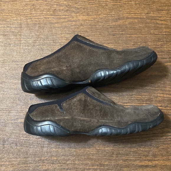 Hush Puppies Brown Suede Clogs, Size 7 - Picture 5 of 7